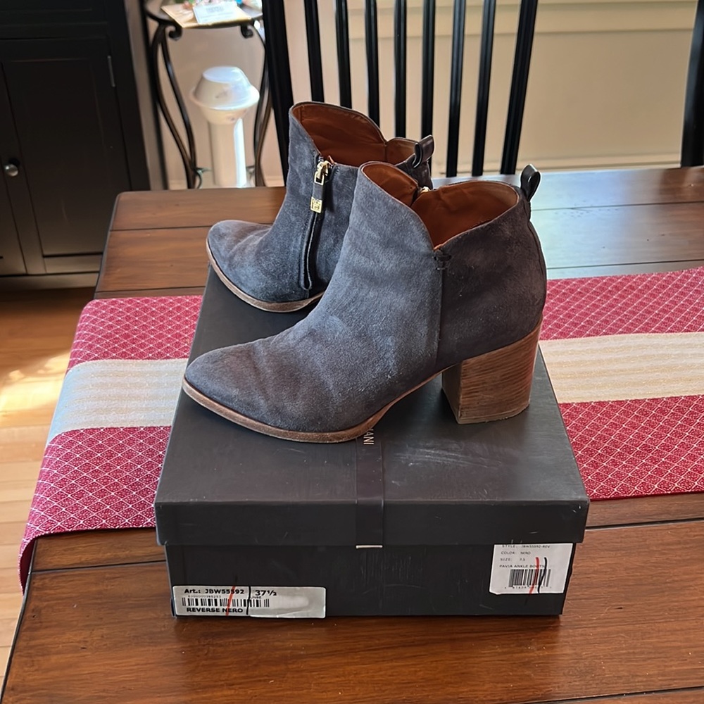 Alberto Fermani ankle booties